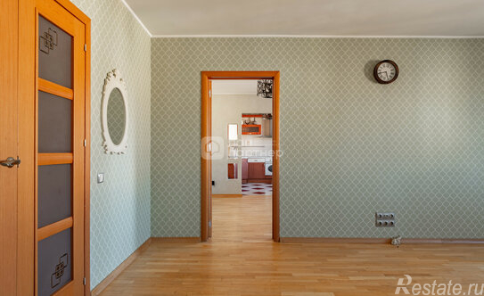 Продажа 4-комн квартиры на вторичном рынке проспект Авиаконструкторов,  д. 32