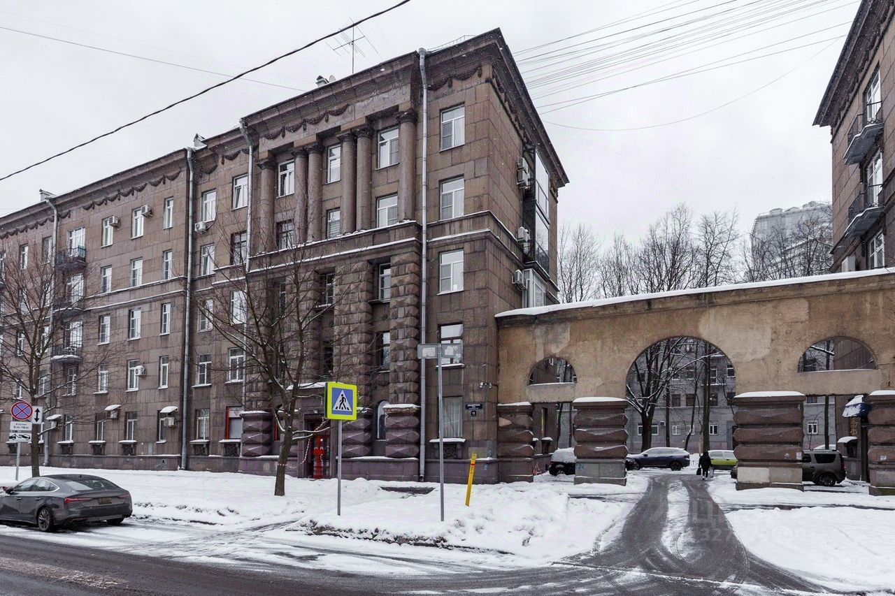 Продажа 2-комн квартиры на вторичном рынке Свеаборгская улица,  д. 13