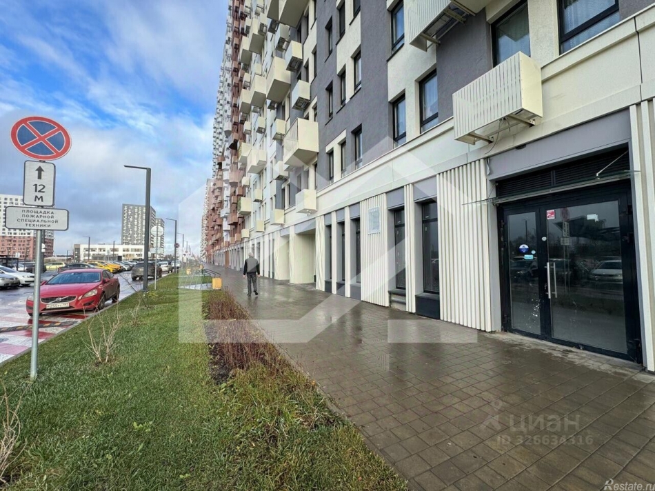 Продажа торгового помещения Коробово, Взлётная улица,  д. 4