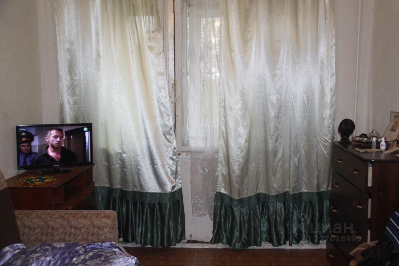 Продажа 2-комн квартиры на вторичном рынке пос. Романовка, 7