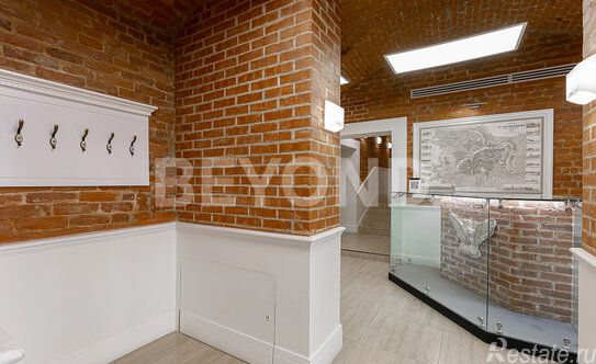 Продажа 2-комн квартиры на вторичном рынке Кутузова наб,  д. 26