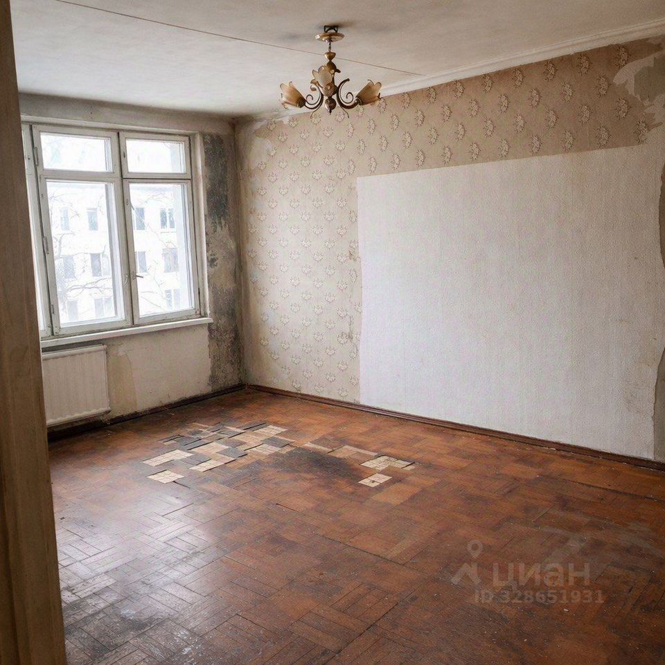 Продажа 4-комн квартиры на вторичном рынке бульвар Новаторов, 62