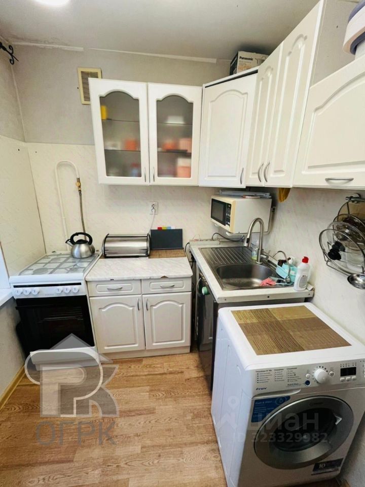 Продажа 2-комн квартиры на вторичном рынке Сходня мкр, Горная улица, 24