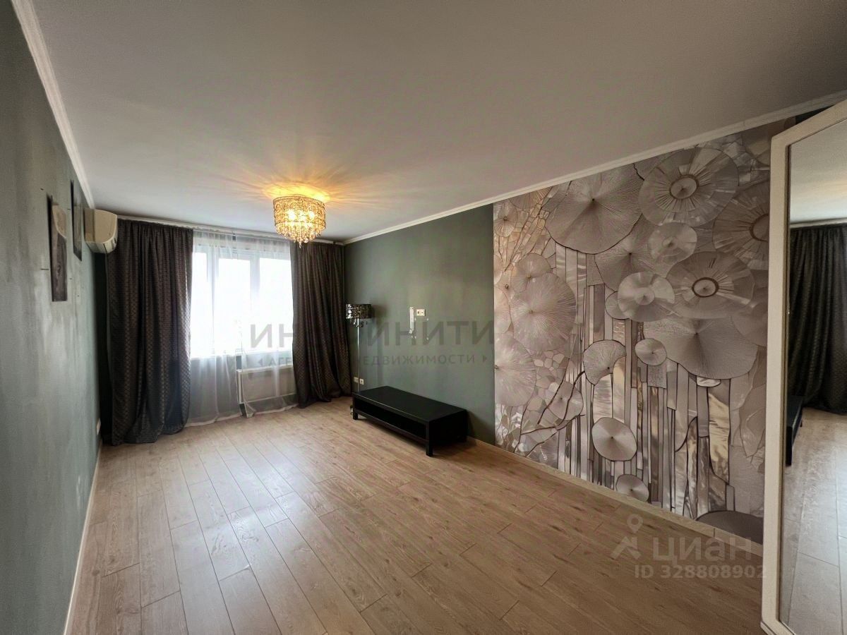 Продажа 3-комн квартиры на вторичном рынке Химки, Молодежная улица, 36