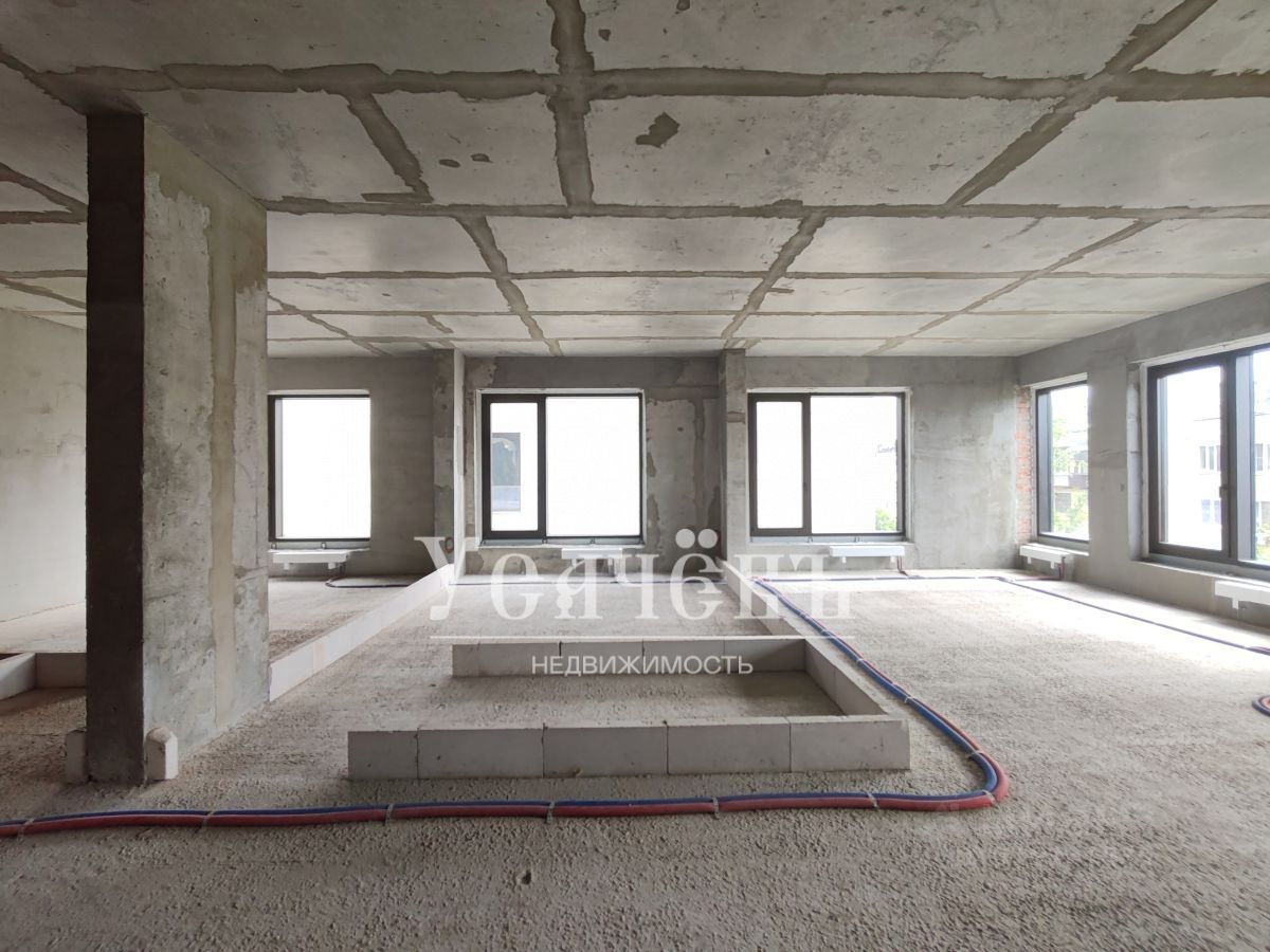 Продажа 3-комн квартиры на вторичном рынке улица Усачева, 15А