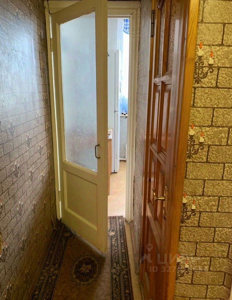 Продажа 2-комн квартиры на вторичном рынке д. Кипень, шоссе Нарвское, 31