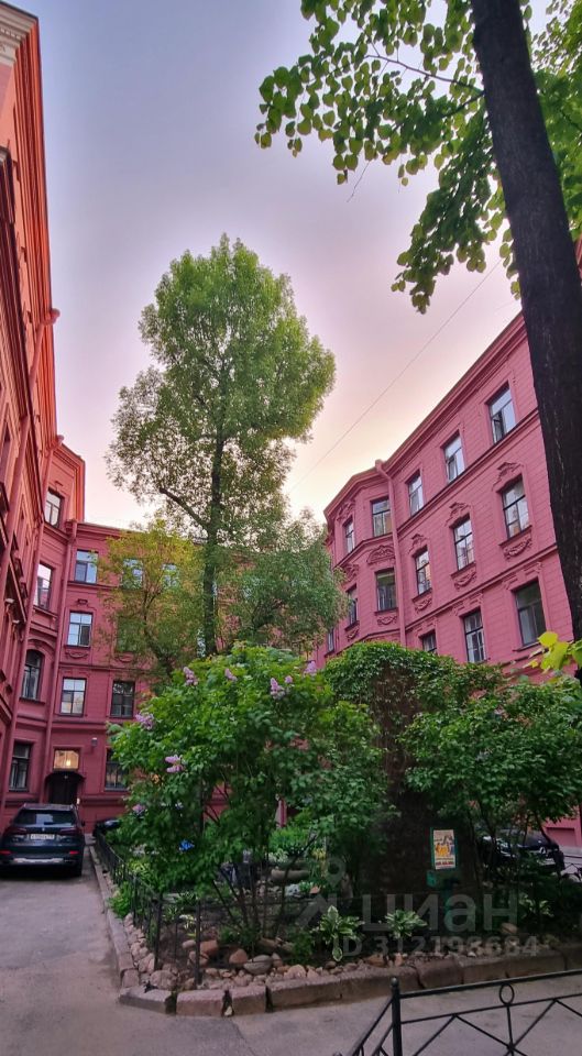 Продажа 6-комн квартиры на вторичном рынке Моховая улица, 27-29