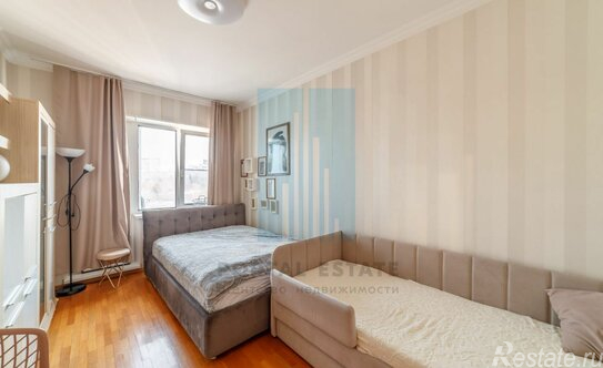 Продажа 3-комн квартиры на вторичном рынке ул Гурьянова,  д. 17,  к. 1