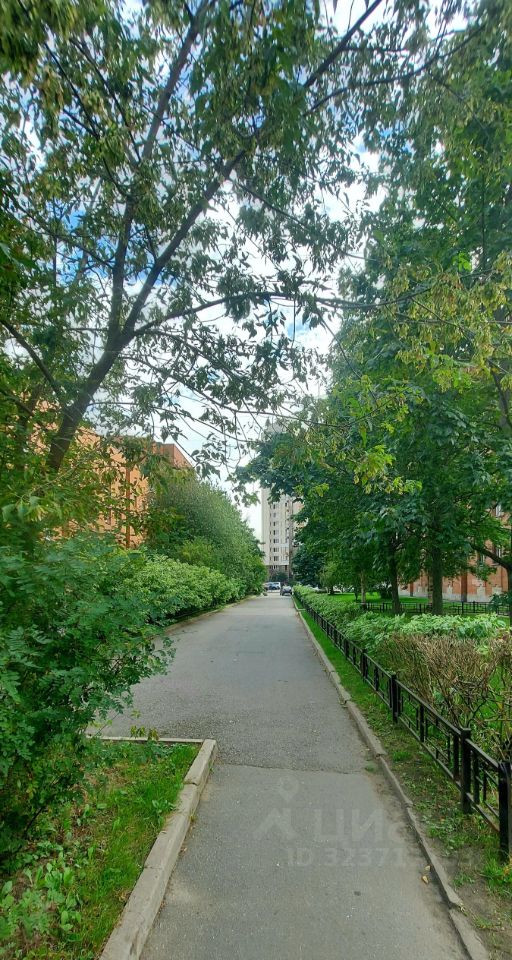 Продажа 4-комн квартиры на вторичном рынке проспект Энгельса, 124К4