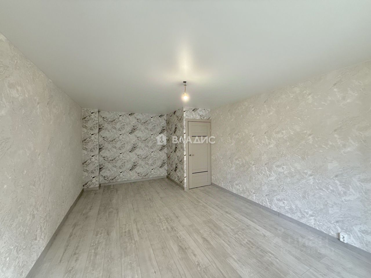 Продажа 1-комн квартиры на вторичном рынке Фестивальная улица, 23