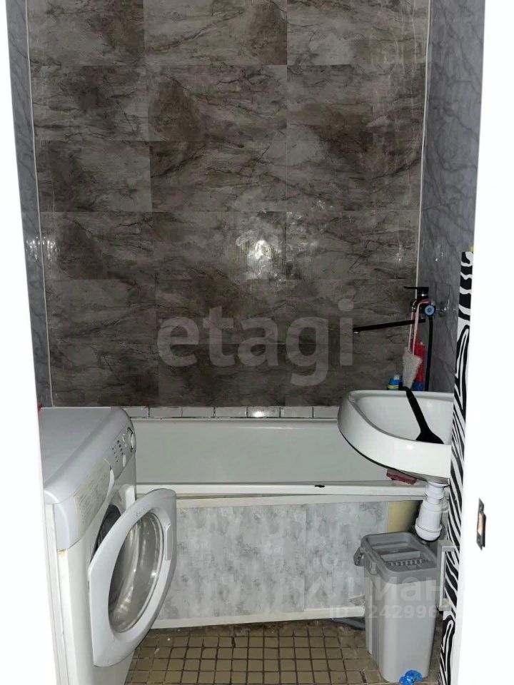 Продажа 3-комн квартиры на вторичном рынке д. Малые Вяземы, Петровское шоссе, 1