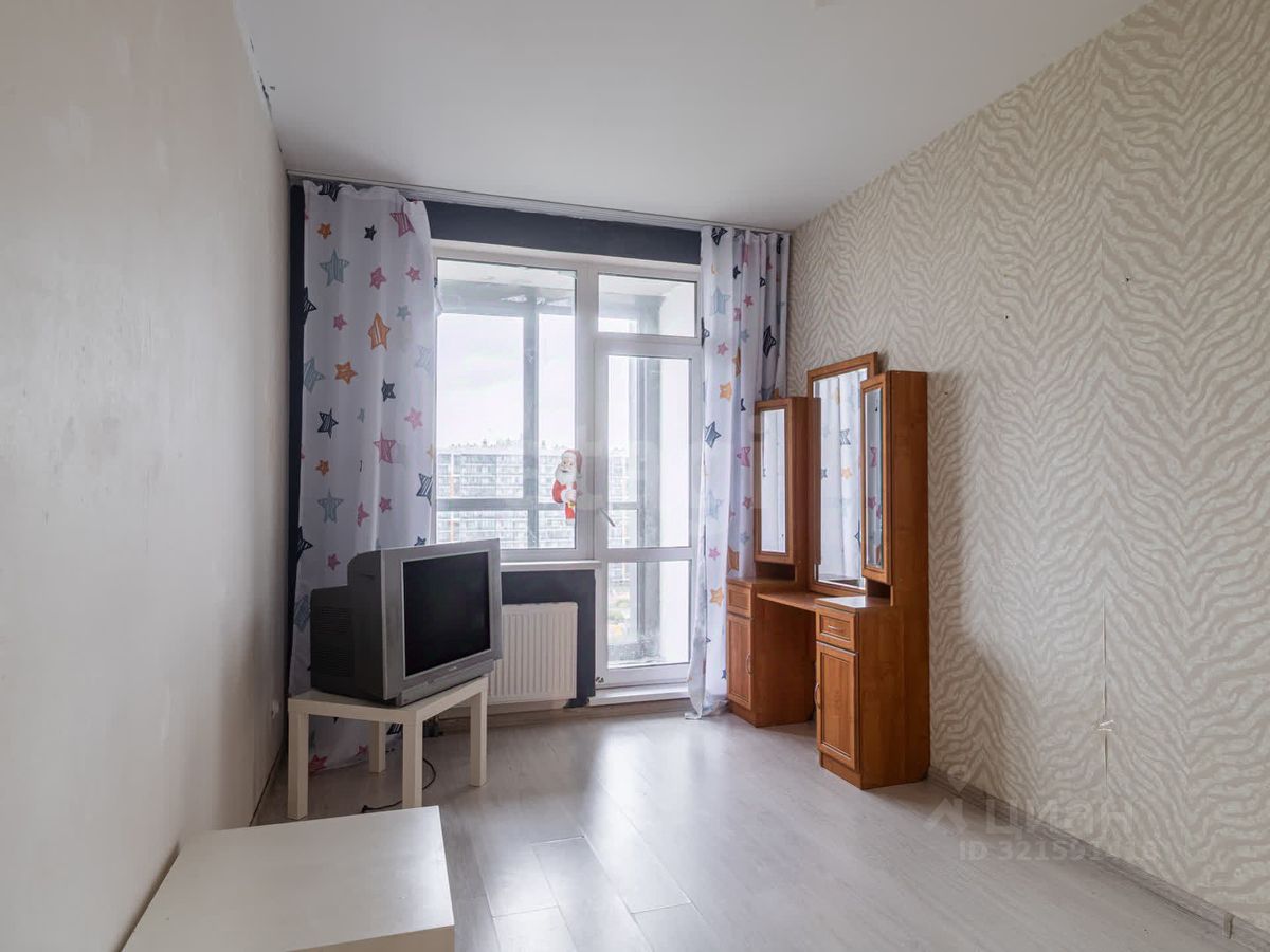 Продажа 2-комн квартиры на вторичном рынке пос. Бугры, бульвар Воронцовский, 11к1