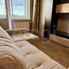 Продажа 1-комн квартиры на вторичном рынке Юнтоловский проспект,  д. 49 к1