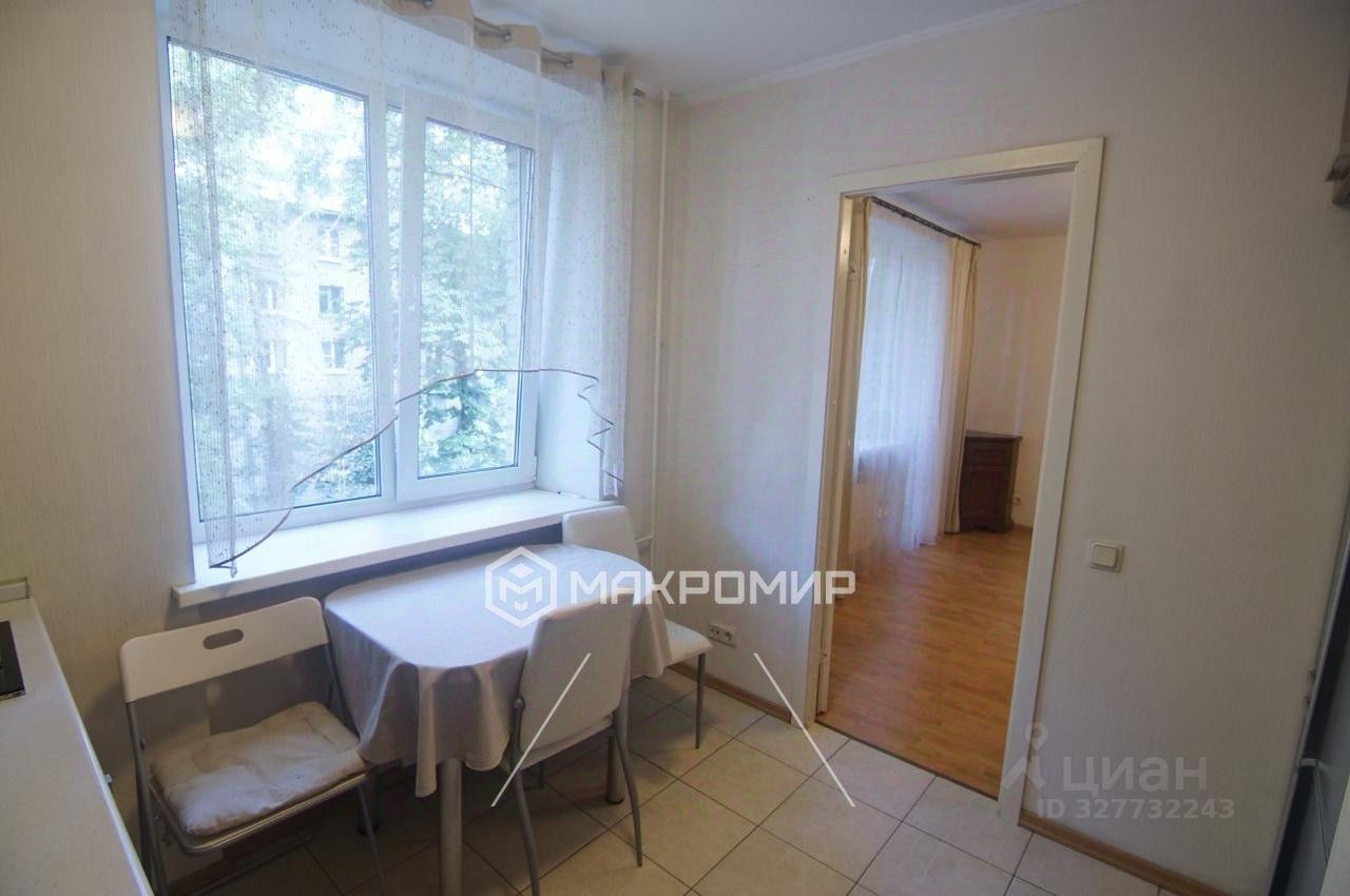Продажа 2-комн квартиры на вторичном рынке Пушкин, Оранжерейная улица, 62