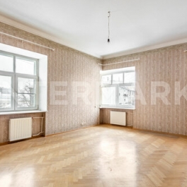 Продажа 4-комн квартиры на вторичном рынке Брюсов переулок,  д. 17
