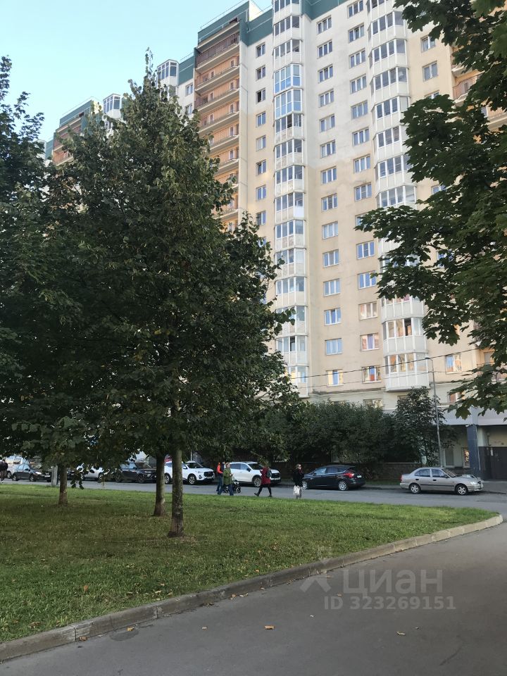 Продажа 3-комн квартиры на вторичном рынке Богатырский проспект, 52к1