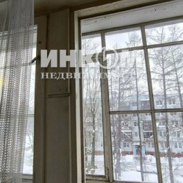 Продажа 2-комн квартиры на вторичном рынке Заря, Молодёжная улица,  д. 1