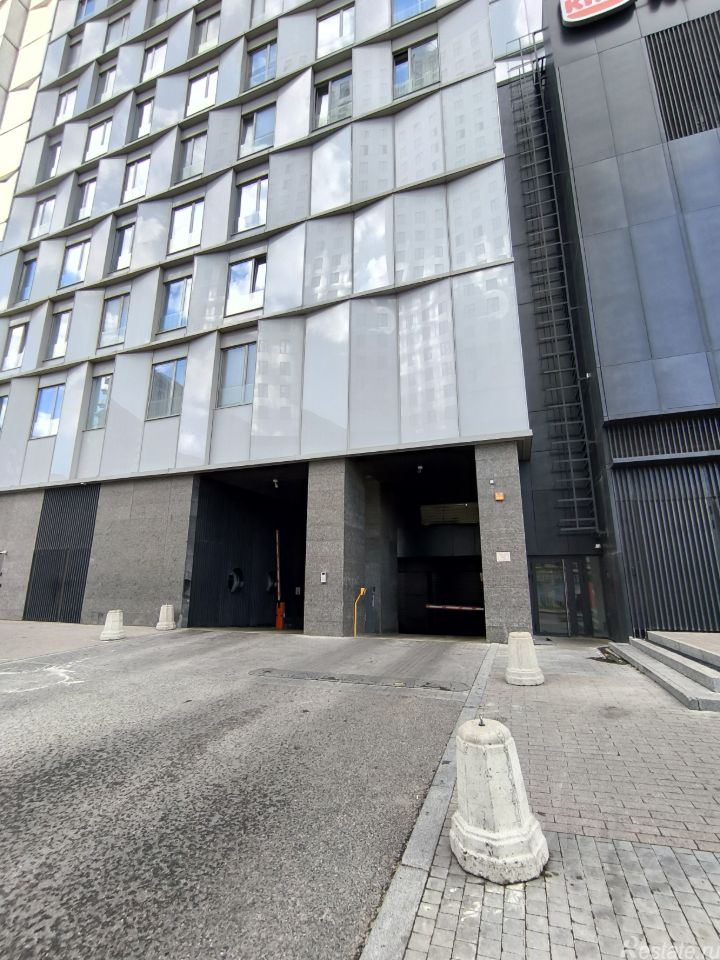 Продажа гаража б-р Братьев Весниных,  д. 2