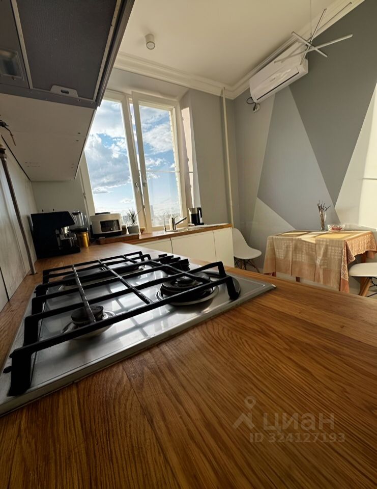Продажа 2-комн квартиры на вторичном рынке улица Лобанова, 2/21