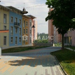 Продажа 3-комн квартиры на вторичном рынке Красногорск г, Авангардная ул,  д. 10