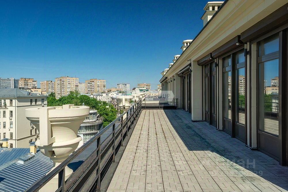 Продажа 4-комн квартиры на вторичном рынке Большой Левшинский переулок, 11