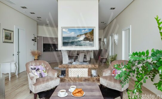 Продажа 2-комн квартиры на вторичном рынке ул Мосфильмовская,  д. 8,  к. 1