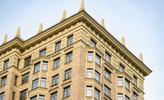 Продажа 3-комн квартиры на вторичном рынке улица Гамалеи