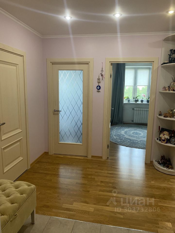 Продажа 2-комн квартиры на вторичном рынке Южный мкр, Звенигород, улица Радужная,  д. 12