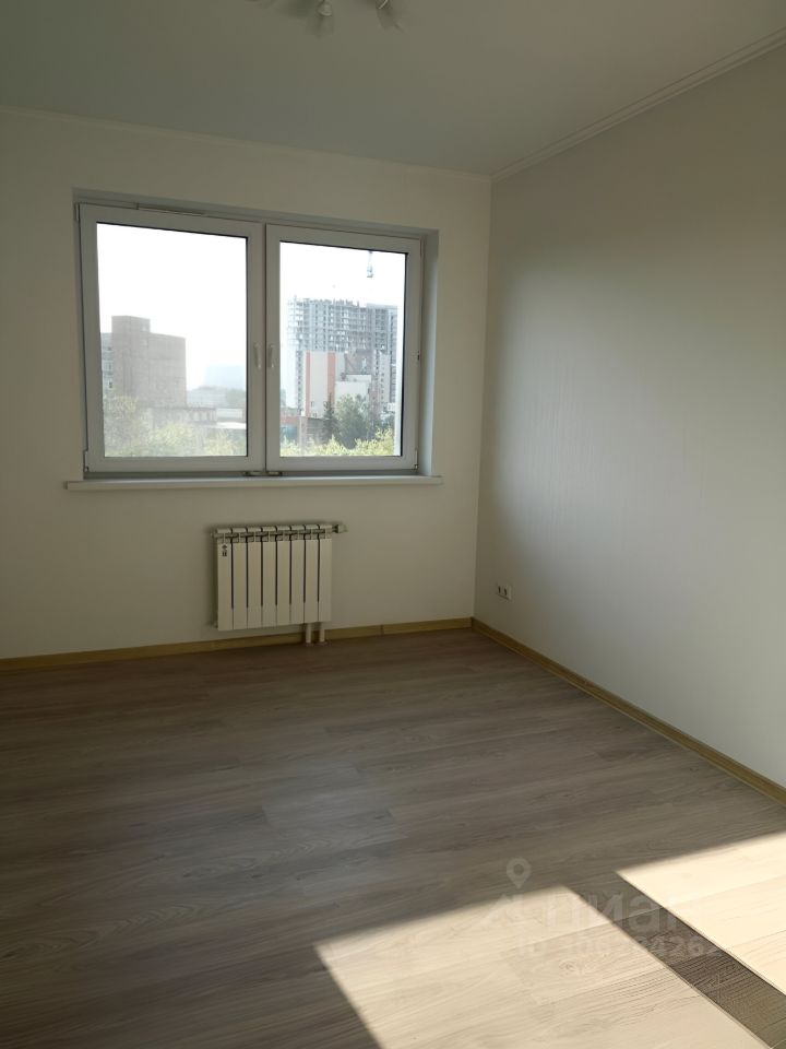 Продажа 3-комн квартиры на вторичном рынке улица Годовикова, 10