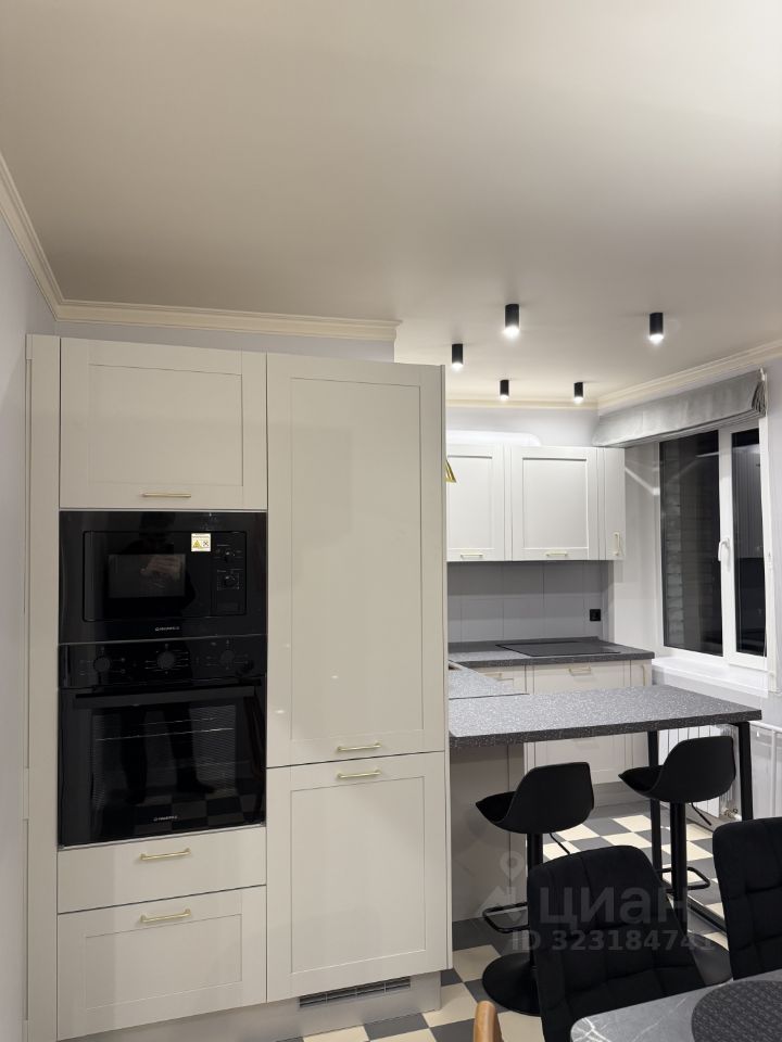 Аренда 3-комн квартиры на вторичном рынке улица Молостовых, 11К6