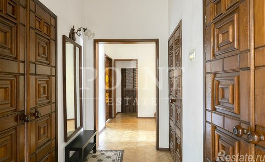 Продажа 4-комн квартиры на вторичном рынке ул Тверская,  д. 9