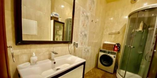 3-комн квартира Гагаринский переулок,  д. 6