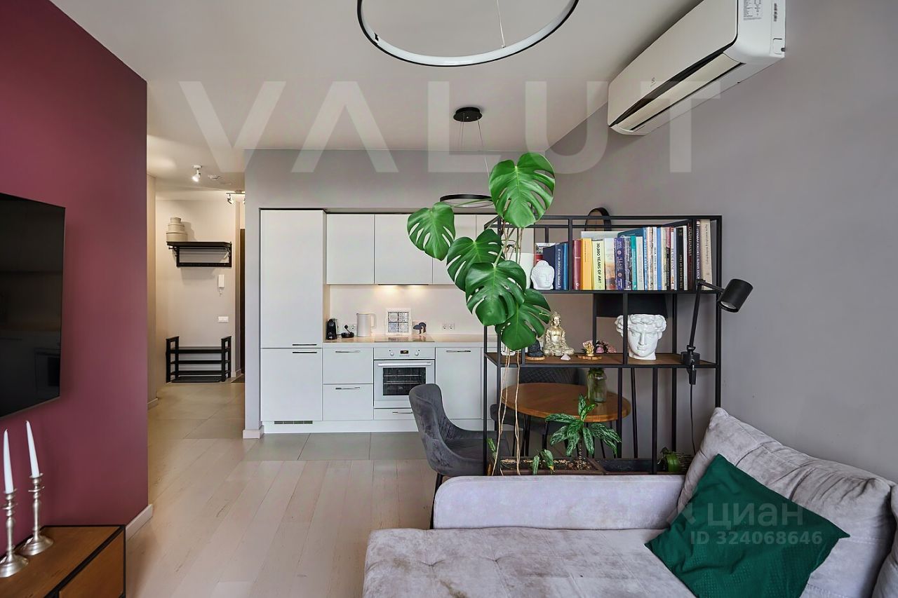 Продажа 2-комн квартиры на вторичном рынке Большая Филевская улица, 4