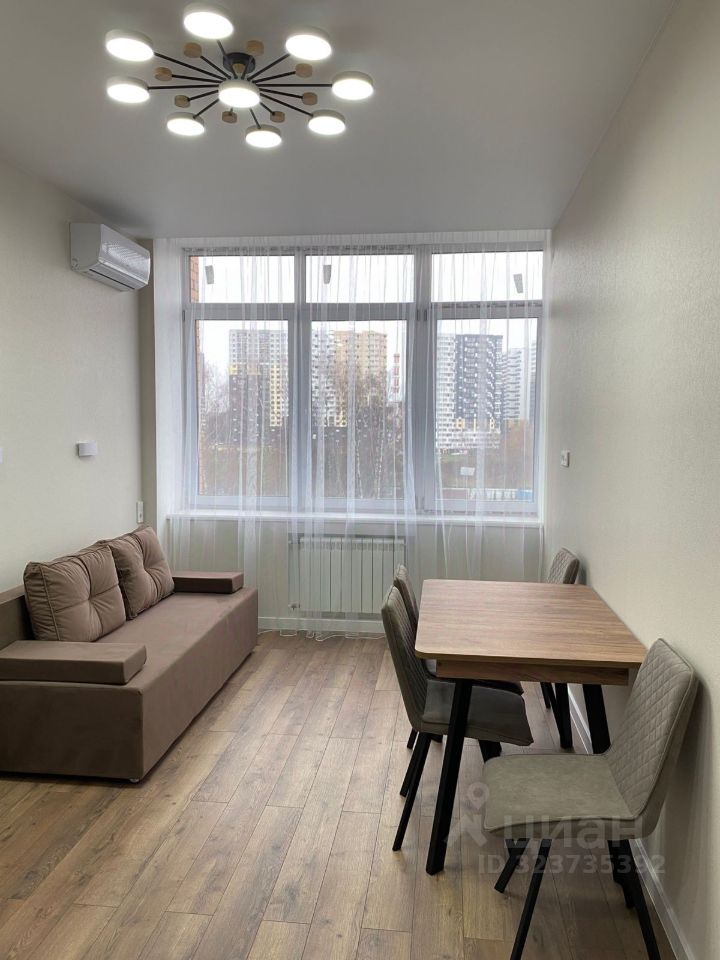 Аренда 2-комн квартиры на вторичном рынке Международный кв-л, Клязьма-Старбеево мкр, улица Береговая, 6