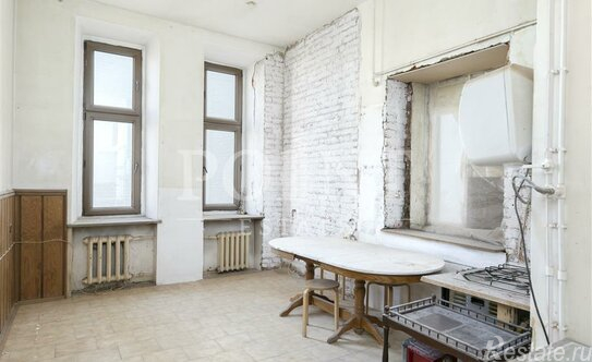 Продажа 5-комн квартиры на вторичном рынке Поварская ул