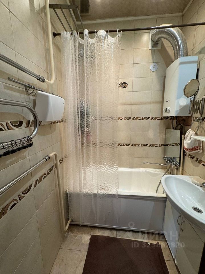 Продажа 4-комн квартиры на вторичном рынке проспект Юрия Гагарина, 11