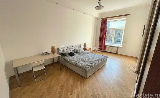 Продажа 5-комн квартиры на вторичном рынке Сверчков переулок