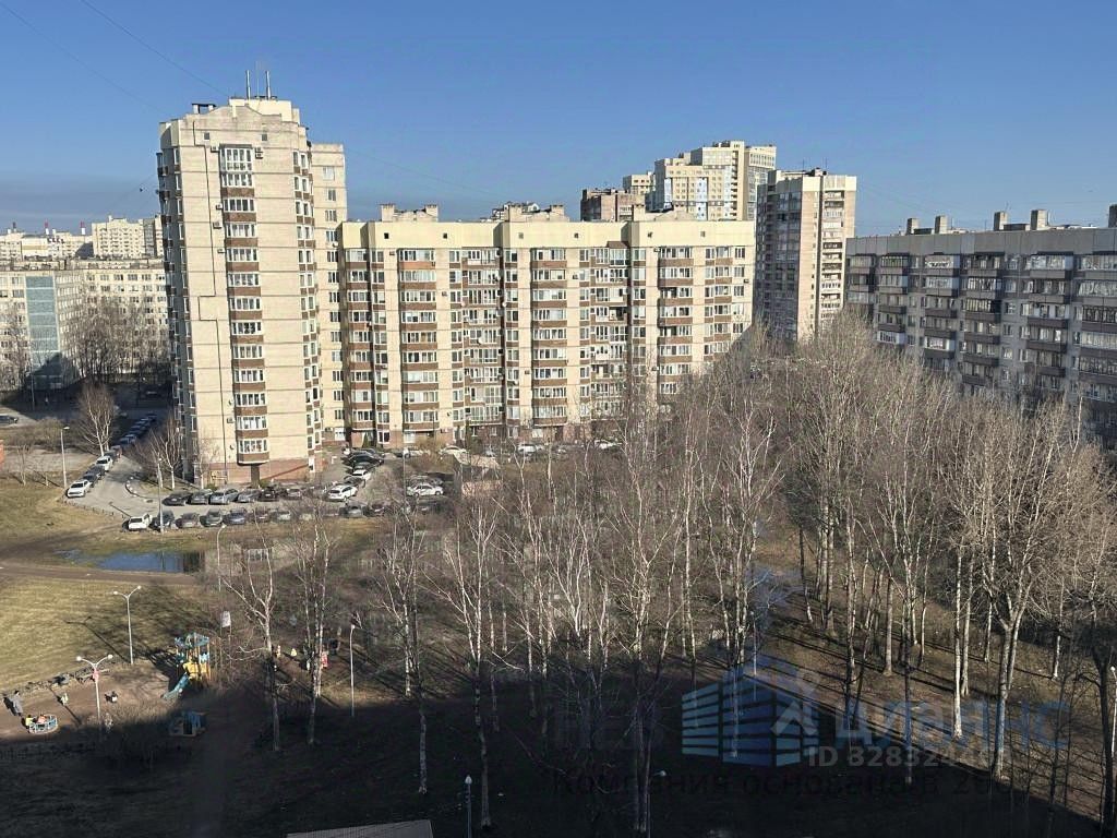 Продажа 2-комн квартиры на вторичном рынке улица Антонова-Овсеенко, 18