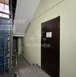Продажа 4-комн квартиры на вторичном рынке Смоленский б-р,  д. 15