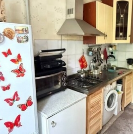 Продажа 2-комн квартиры на вторичном рынке улица Михайлова,  д. 8