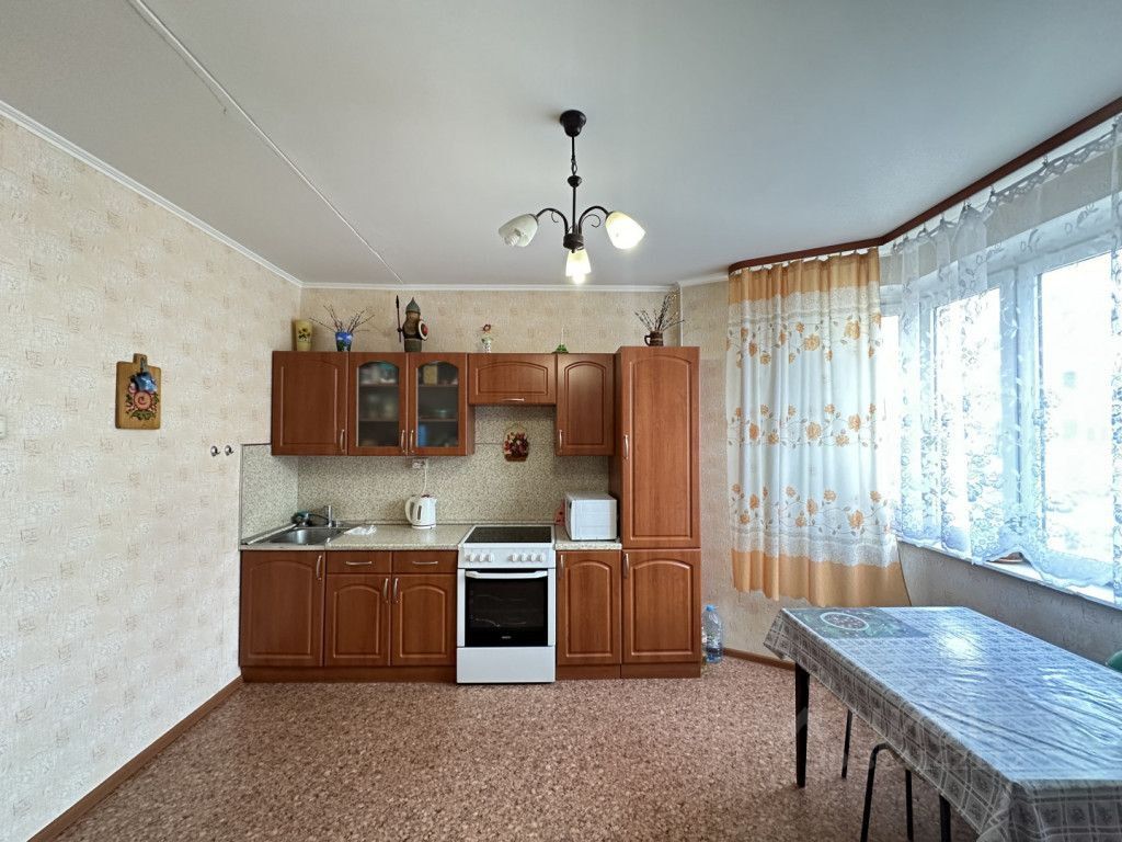 Продажа 2-комн квартиры на вторичном рынке улица Главмосстроя, 10