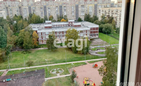 Продажа 2-комн квартиры на вторичном рынке ул Латышских Стрелков,  д. 5,  к. 2