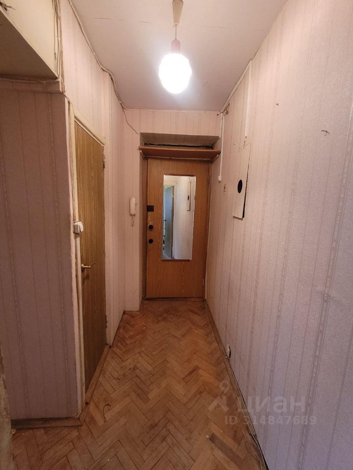 Продажа 2-комн квартиры на вторичном рынке проезд Шокальского, 23