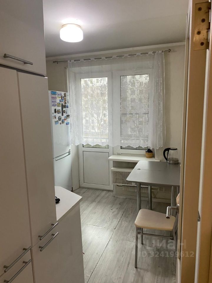 Аренда 2-комн квартиры на вторичном рынке улица Яблочкова,  д. 34