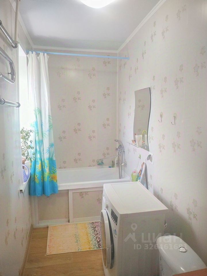 Продажа 2-комн квартиры на вторичном рынке пос. Красная Пойма, улица Школьная, 17