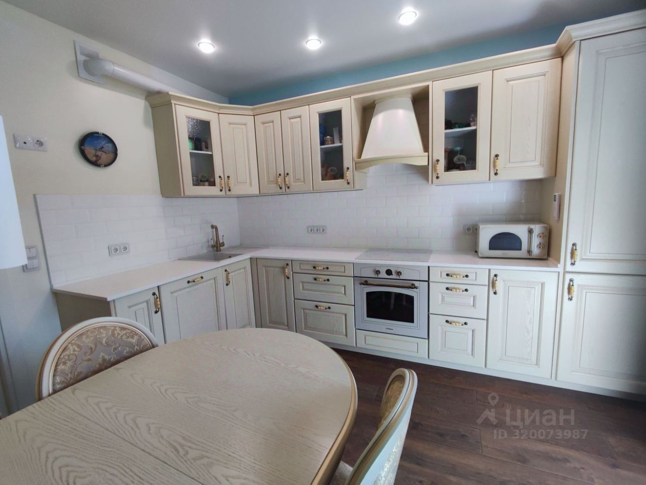 Продажа 2-комн квартиры на вторичном рынке пос. Мебельной Фабрики, улица Рассветная, 1