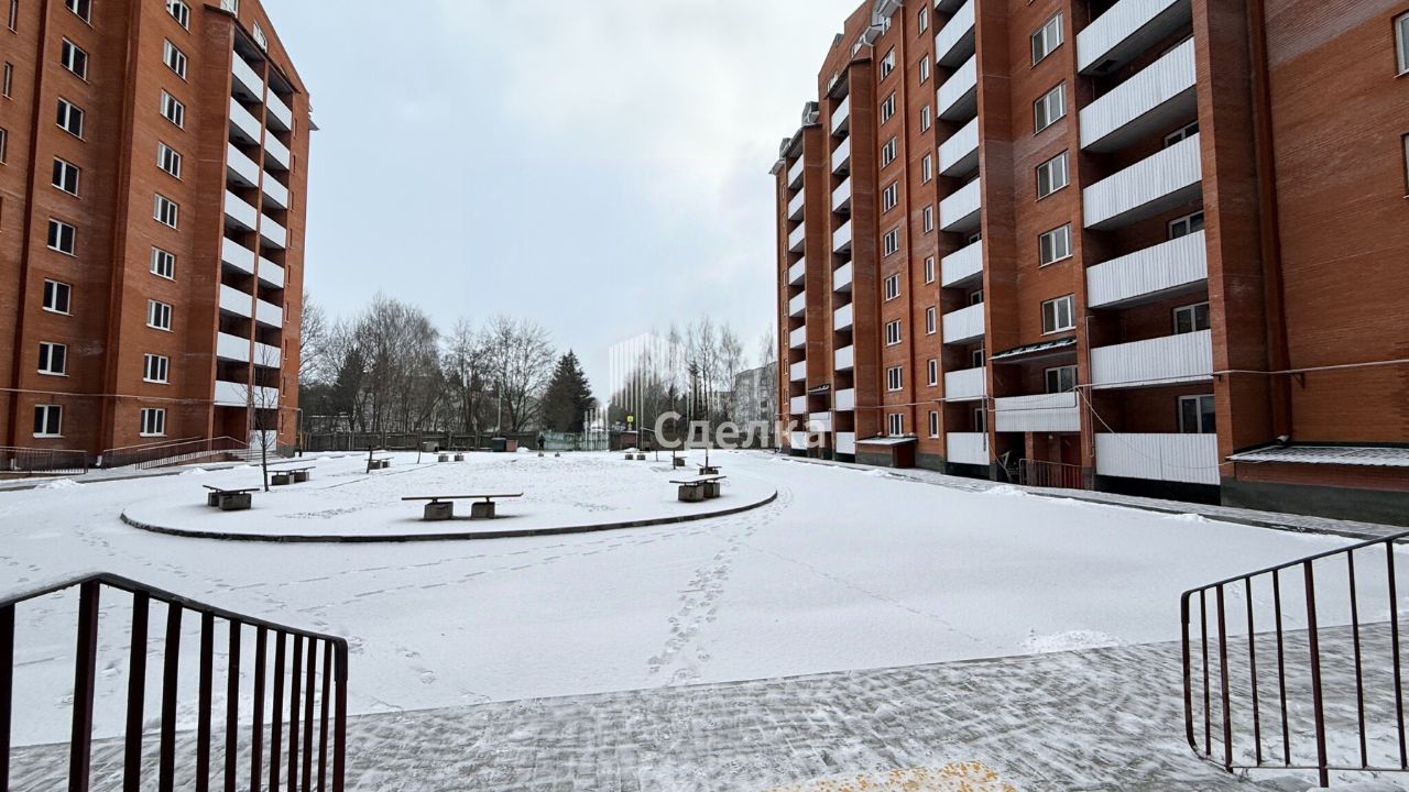 Продажа 1-комн квартиры на вторичном рынке пос. Радужный, 65