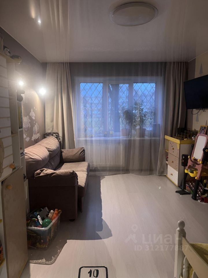 Продажа 2-комн квартиры на вторичном рынке Дунайский проспект, 53К2