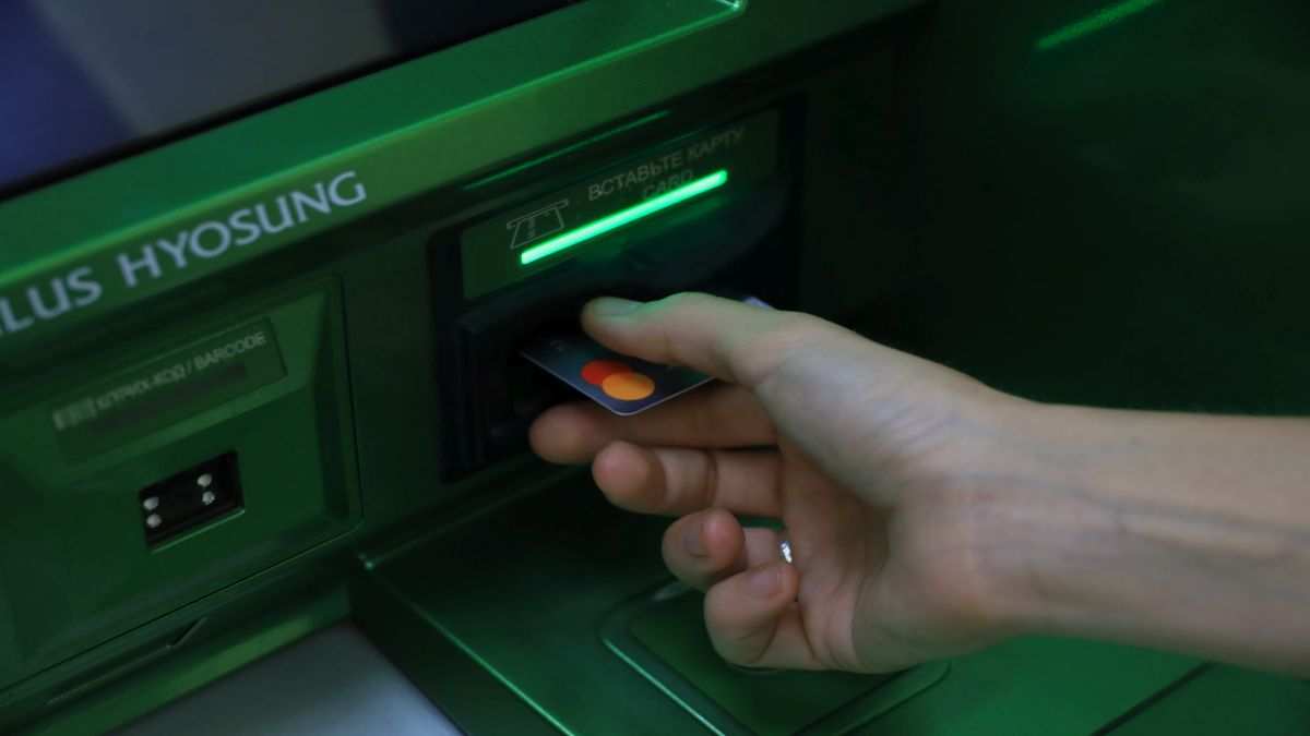 Просрочка по кредитам в России достигла минимума за год: что это значит для рынка