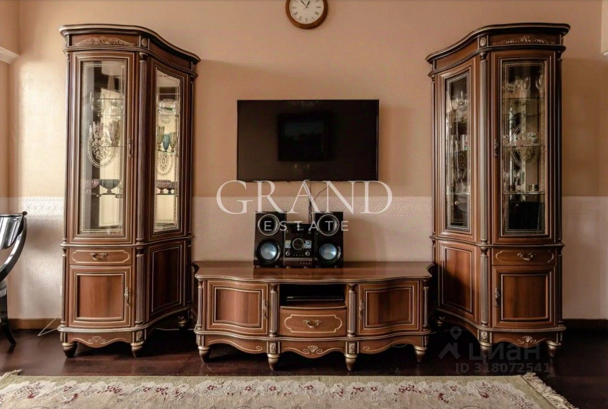 Продажа 3-комн квартиры на вторичном рынке улица Серафимовича, 2